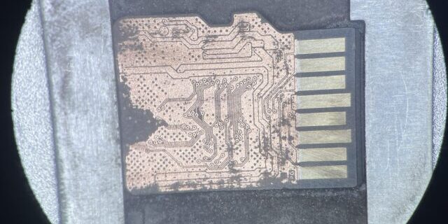 Monolith Micro-SD KarteLeiterbahnen