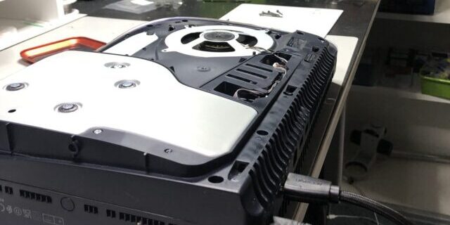 Konsole Ps5 auf Werkbank